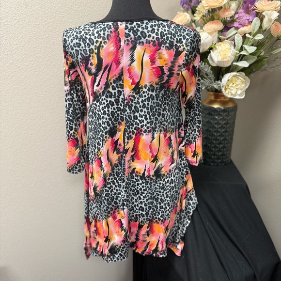 Sole Dione Studio USA Animal Print Tunic Top - Size Small - Picture 3 of 7